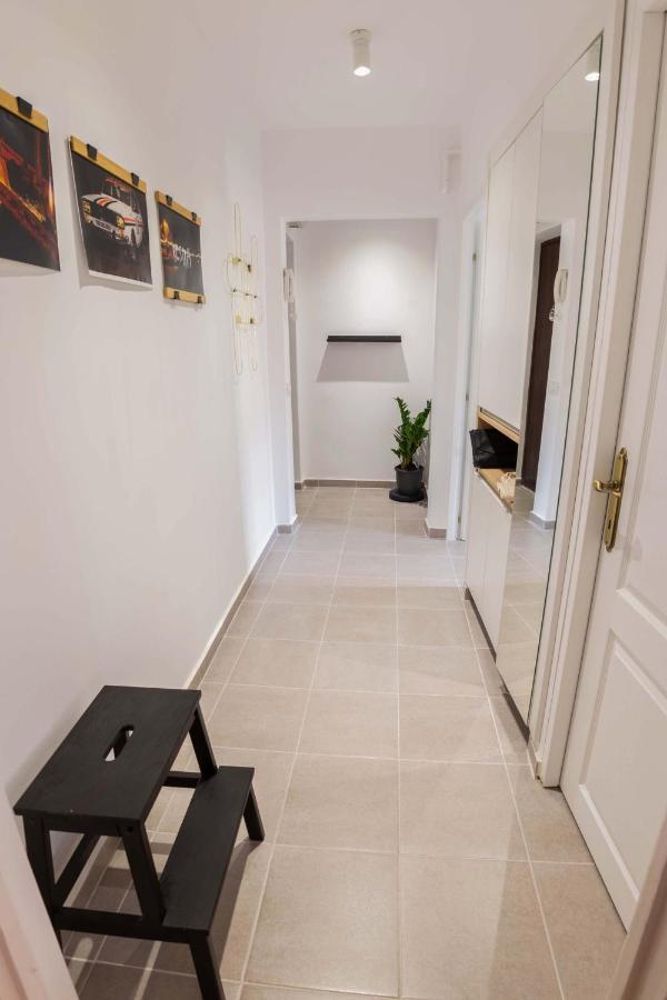 Cosy 2-Bedroom Flat - Fully Equipped Resita Luaran gambar