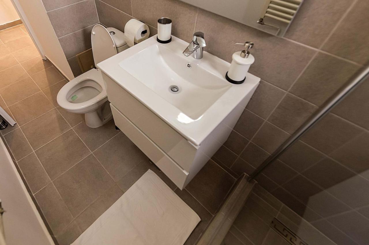 Cosy 2-Bedroom Flat - Fully Equipped Resita Luaran gambar